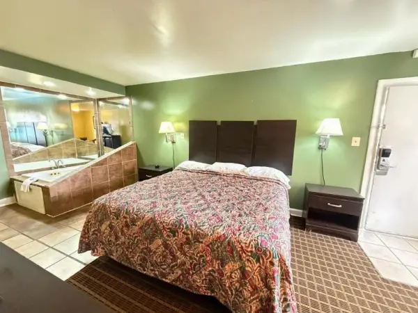 Relax Inn 4